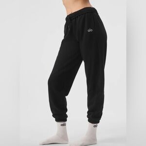NWT Alo Accolade Sweatpant sz M